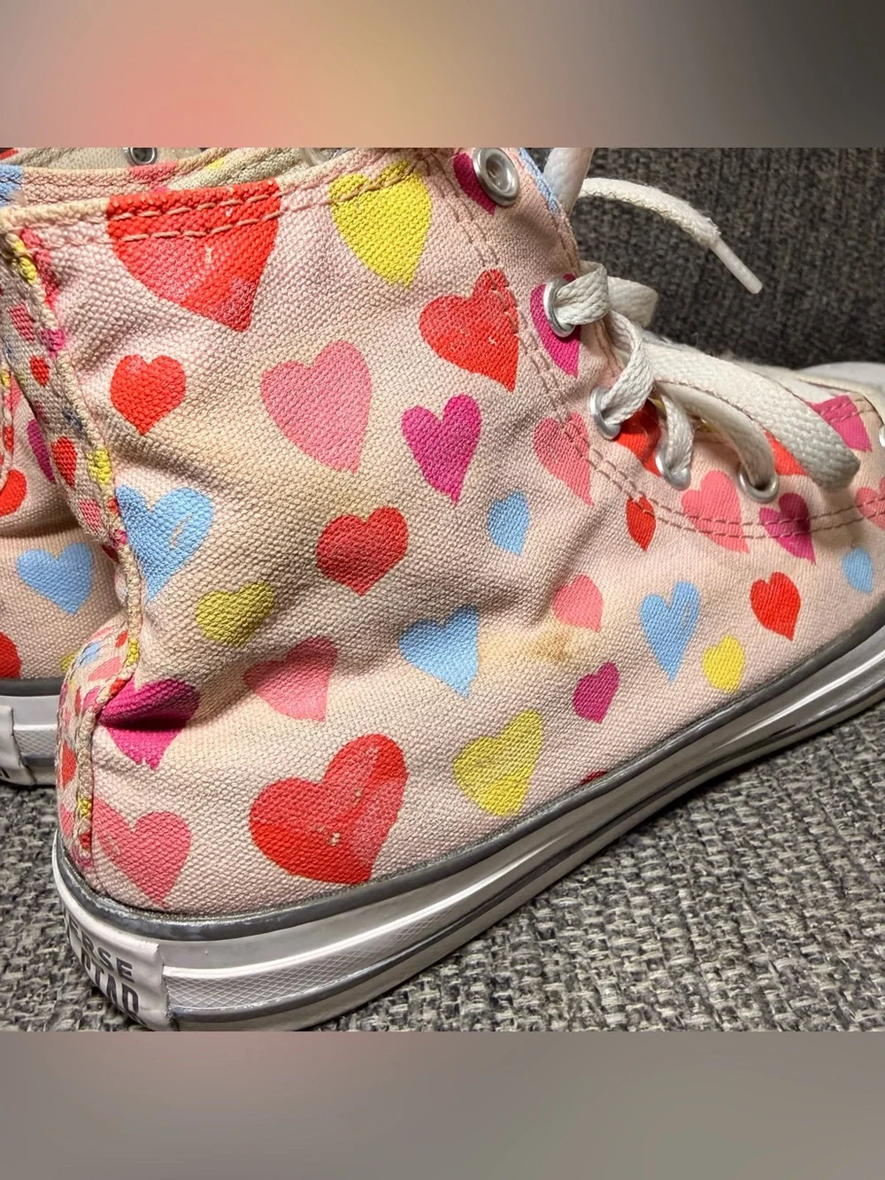 Converse All Star Chuck Taylor High Top Pink Hearts  sneakers youth Size 5
